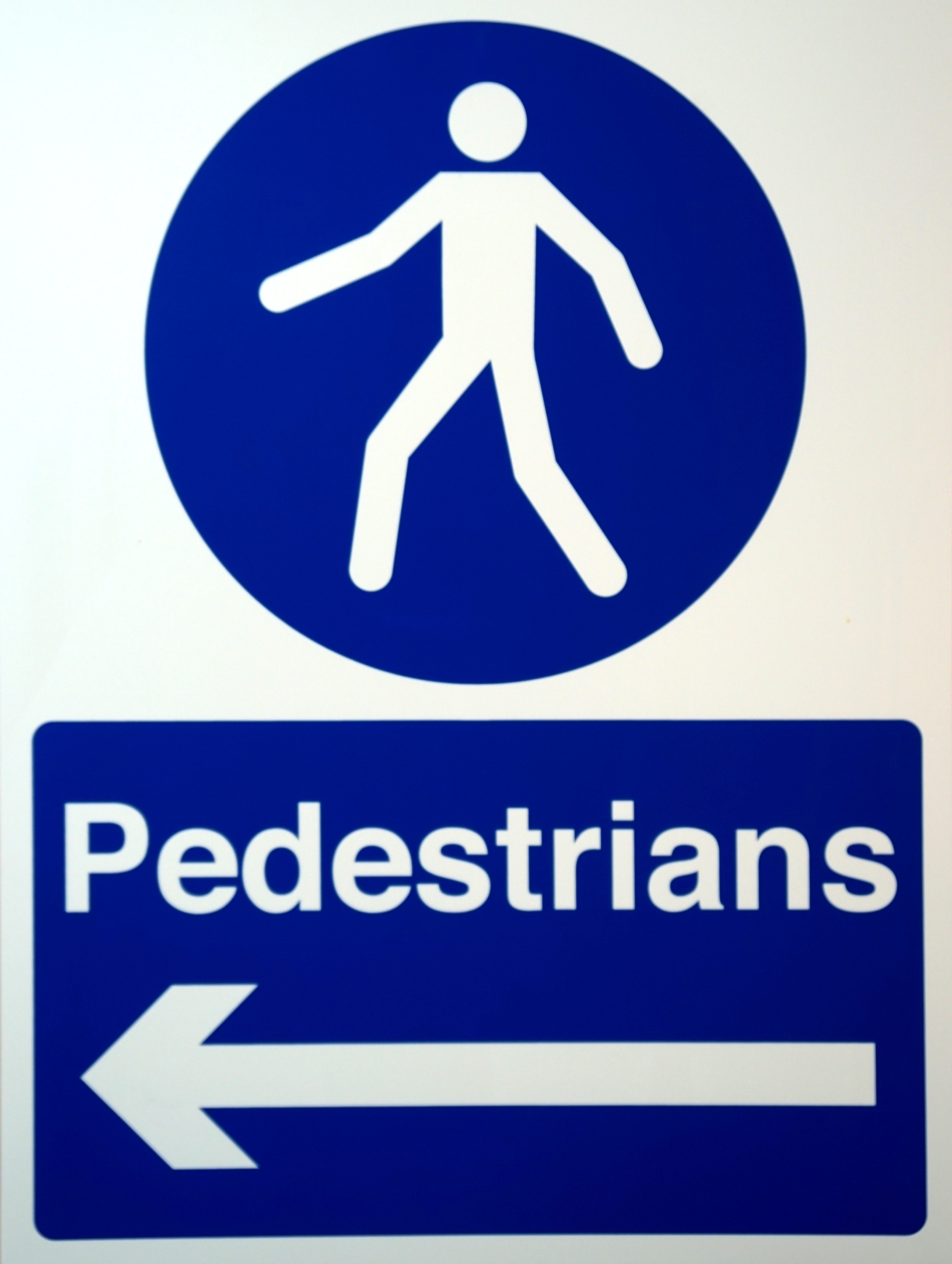 600 x 450 Pedestrians with arrow left 1.2mm rigid polypropylene sign