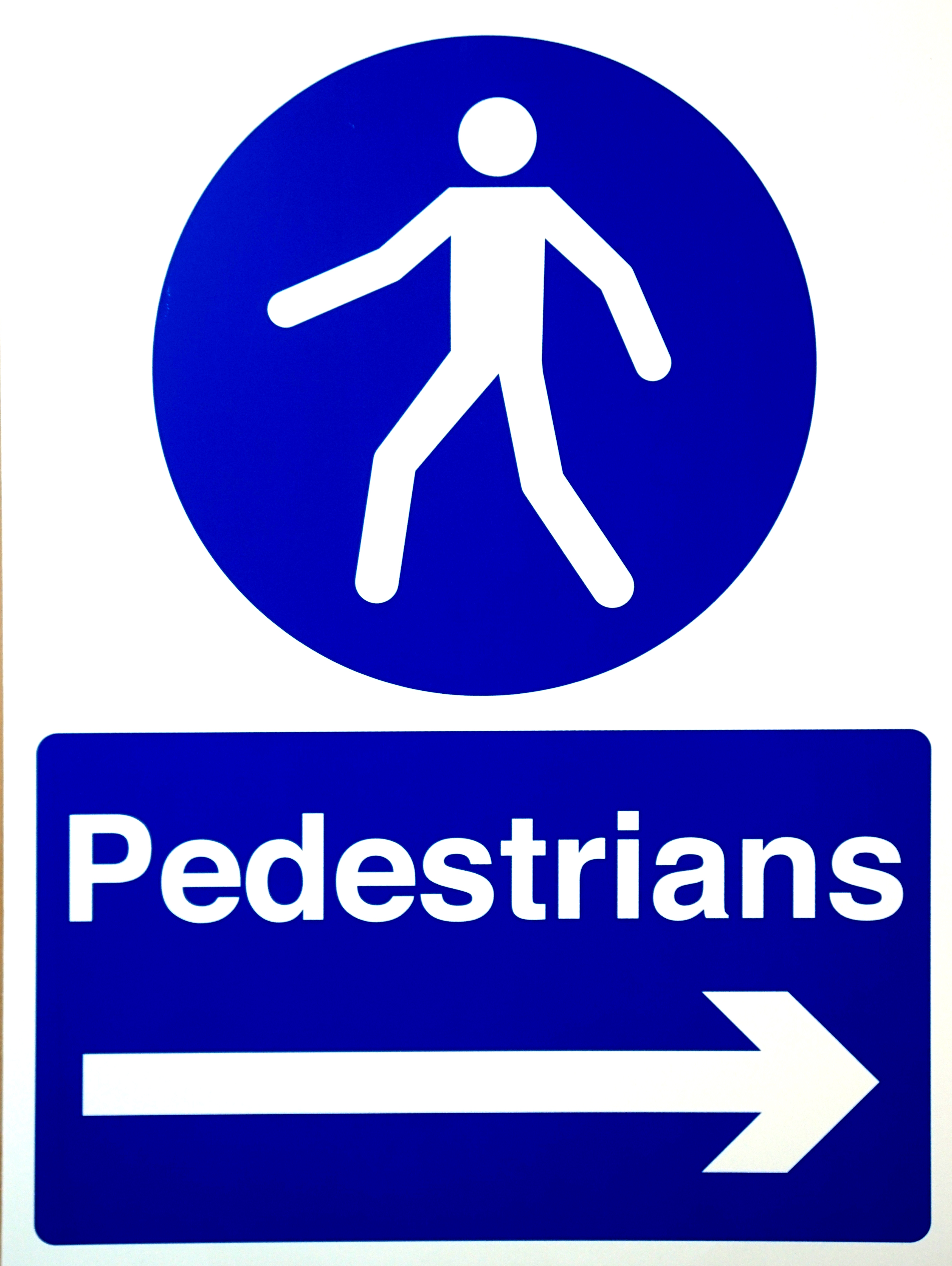 600 x 450 Pedestrians with arrow right 1.2mm rigid polypropylene sign